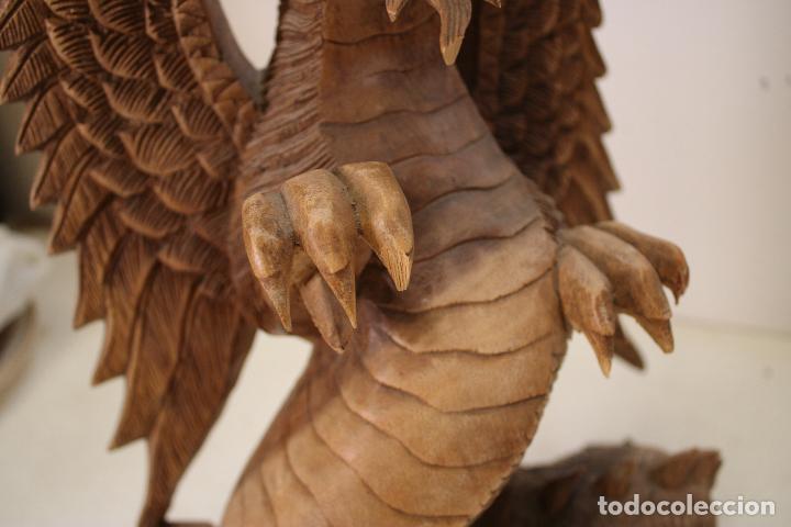 Arte: talla dragon alado de madera - Foto 9