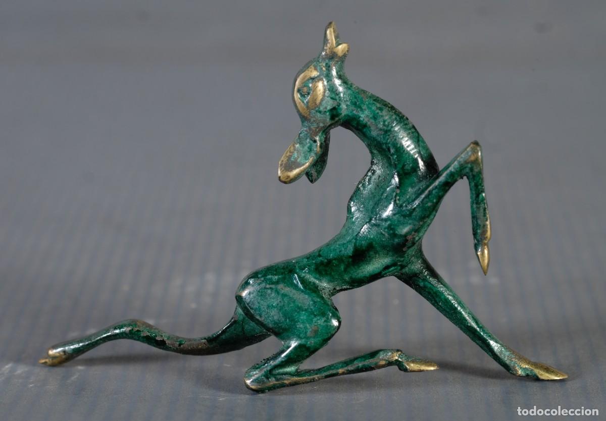 Arte: Figura de animal en bronce - Foto 2