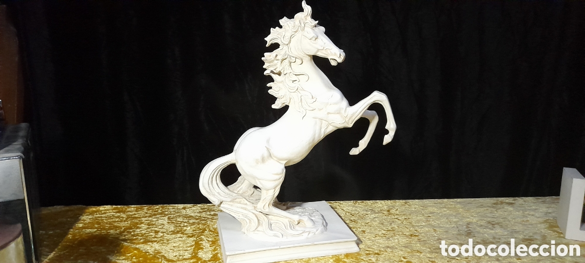 Arte: Elegante caballo Blanco. - Foto 1