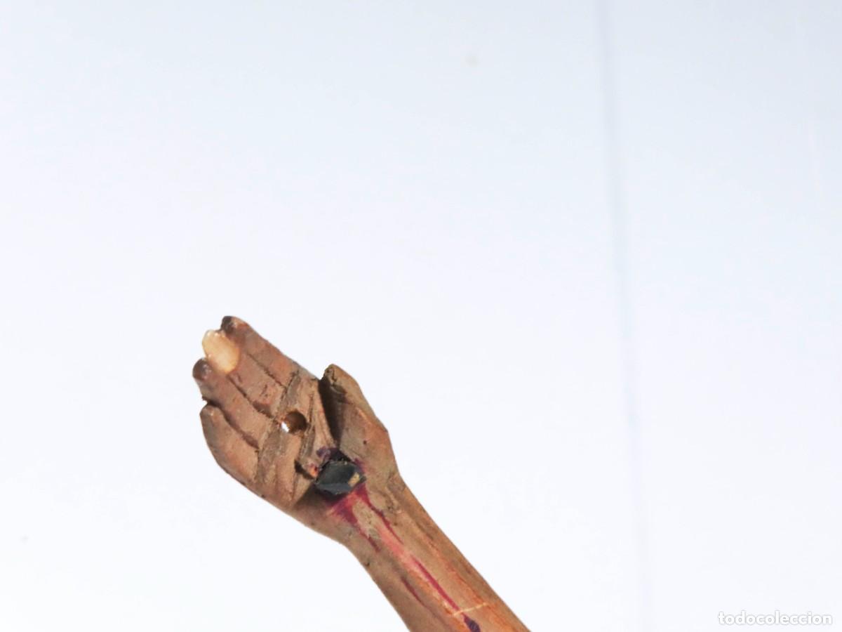 Arte: Antiguo Cristo tallado en madera - Foto 3