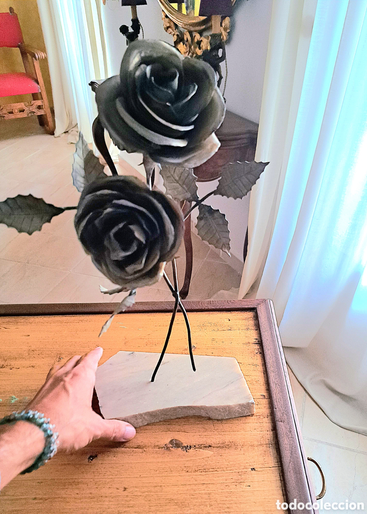 Arte: Centro de mesa, rosas repujadas - Foto 2