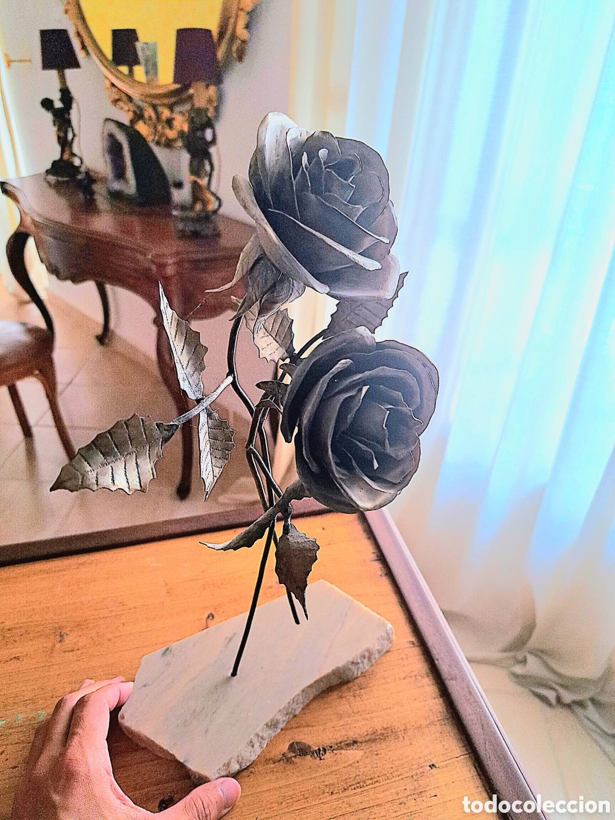 Arte: Centro de mesa, rosas repujadas - Foto 1