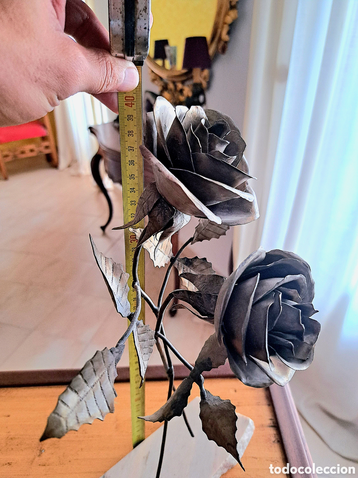 Arte: Centro de mesa, rosas repujadas - Foto 4
