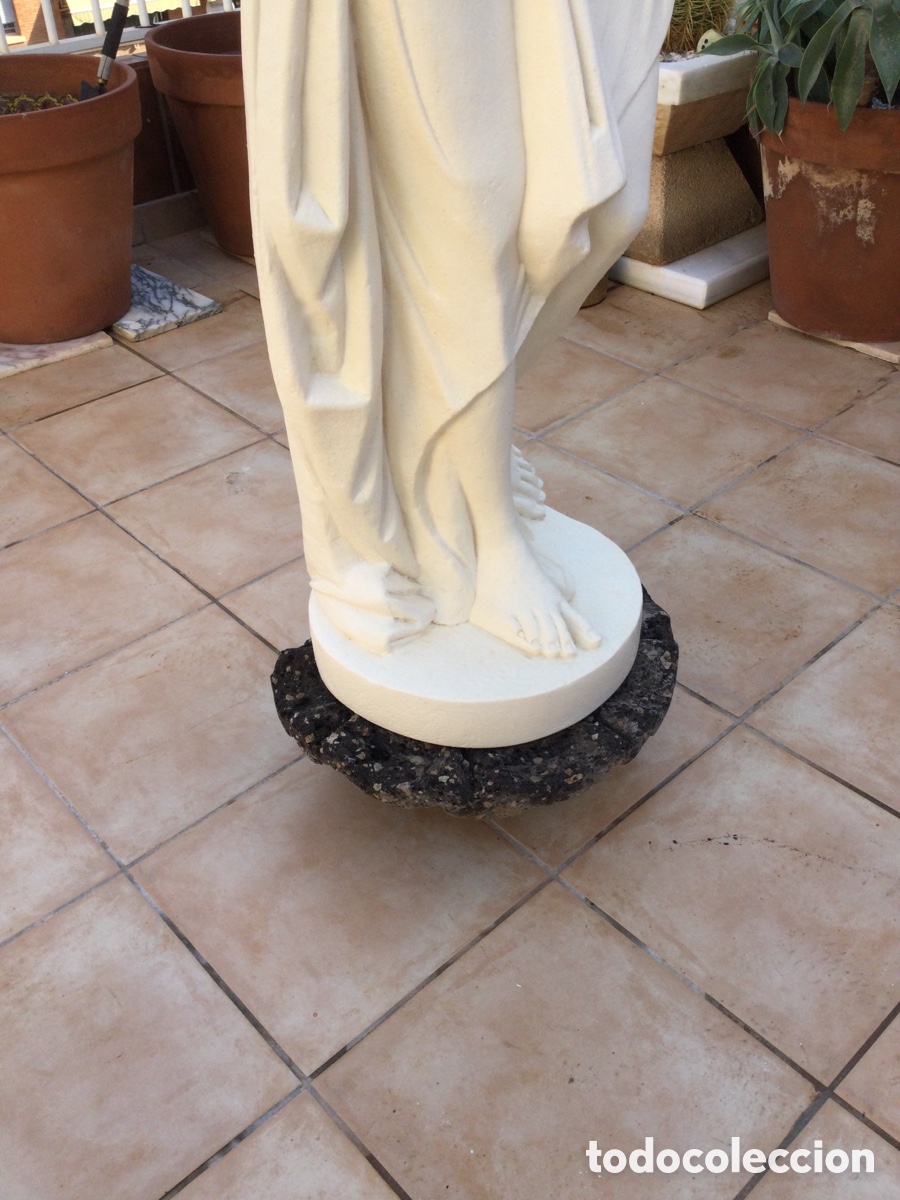 Arte: Diosa de resina con base en piedra - Foto 6