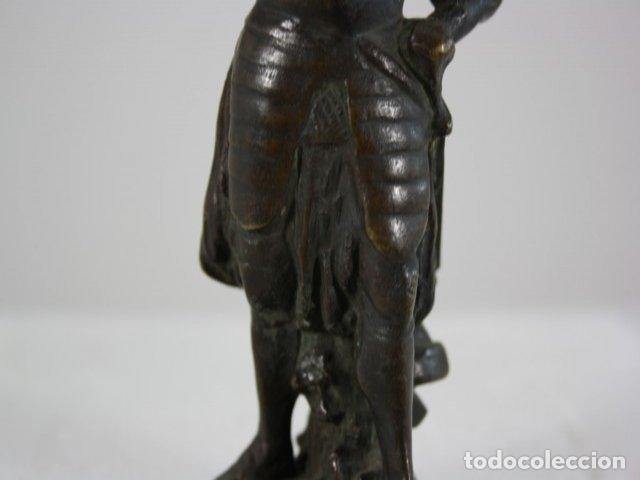 Arte: Chevalier vainqueur en bronze 1886 - Foto 10