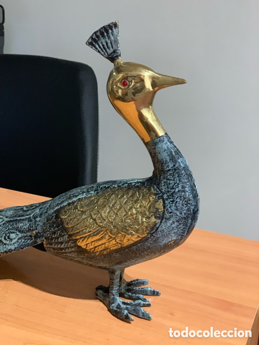 Arte: Figura bronce pavo real