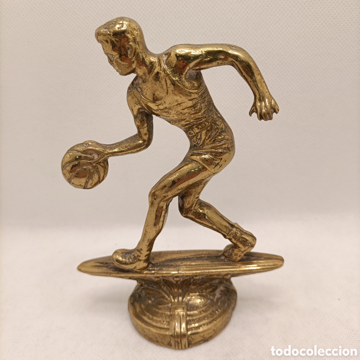 Arte: Jugador de Basket en Bronce - Foto 1