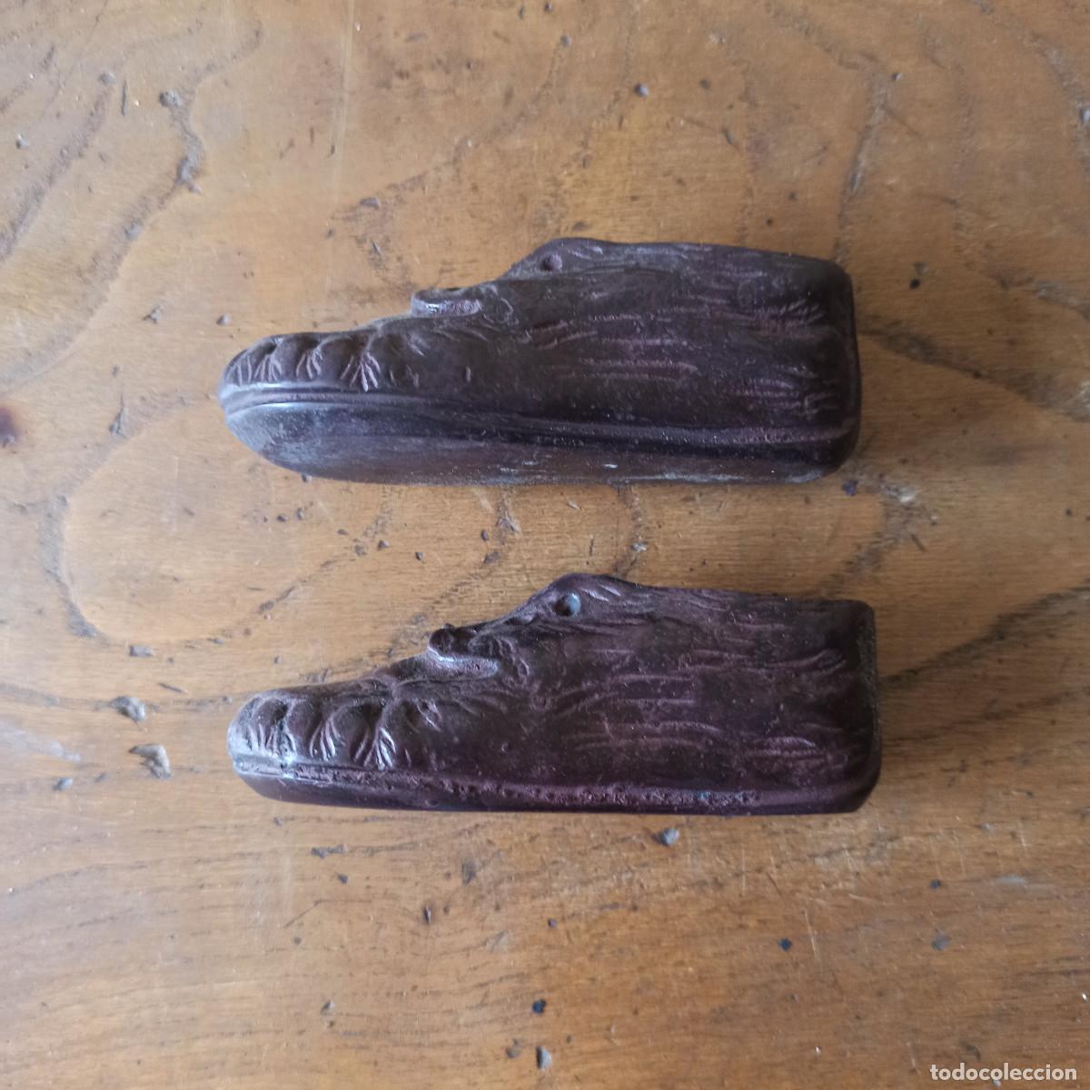 Arte: Pareja de zapatitos en bronce - Foto 3