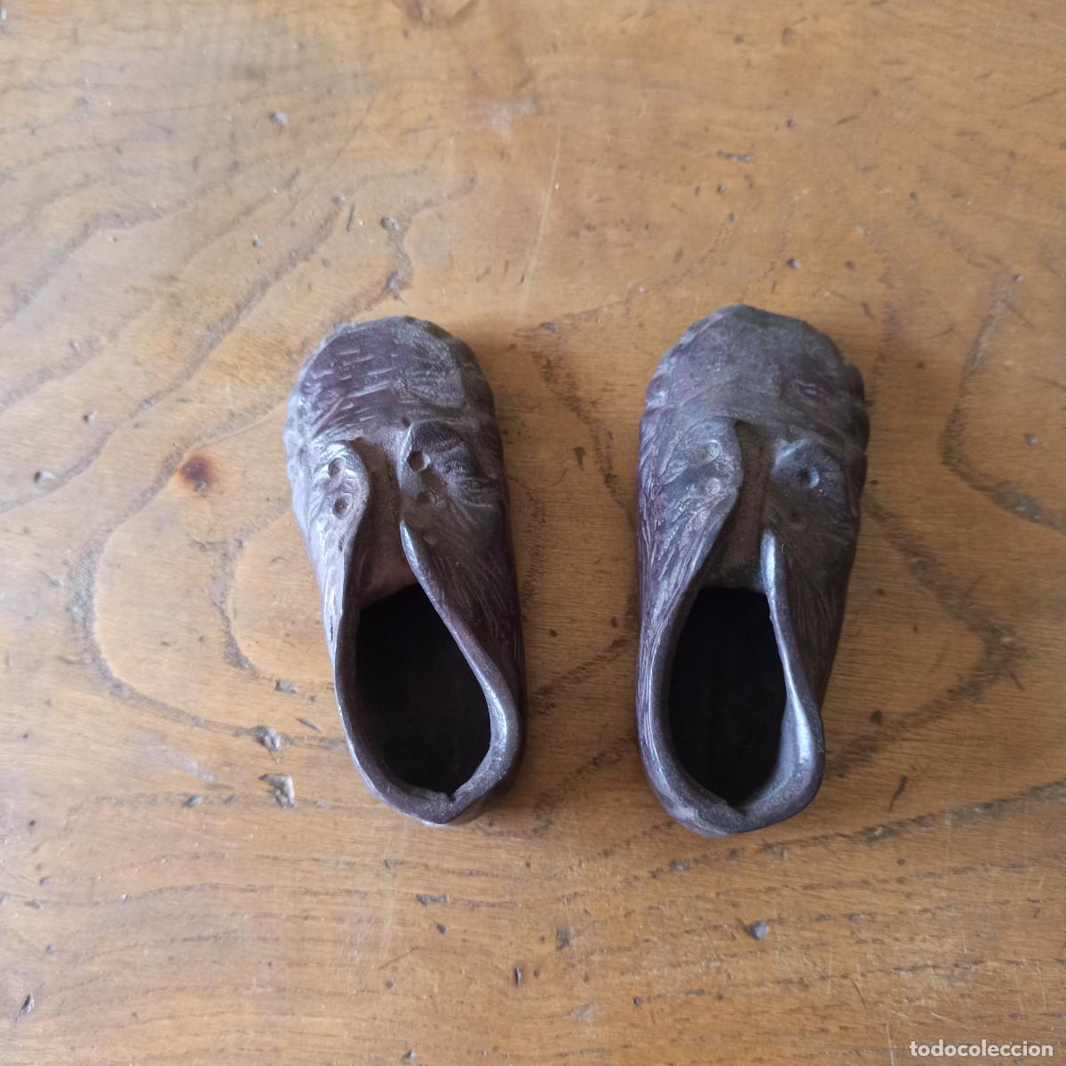 Arte: Pareja de zapatitos en bronce - Foto 4
