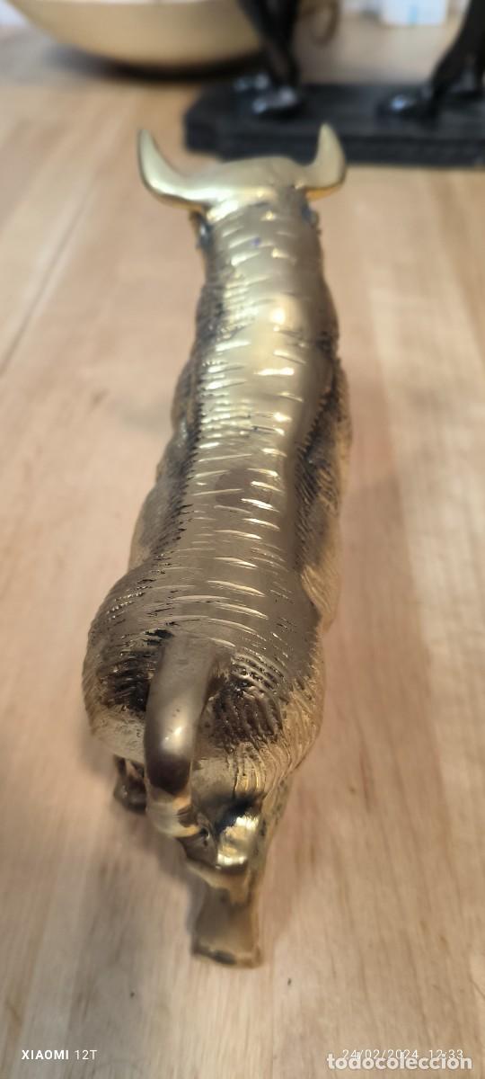 Arte: Antiguo toro de bronce. - Foto 7