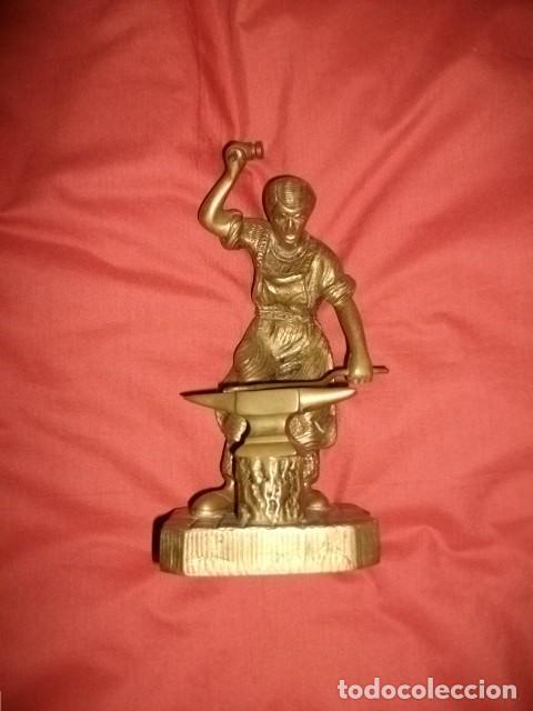Arte: FIGURA DE HERRERO EN BRONCE - Foto 1