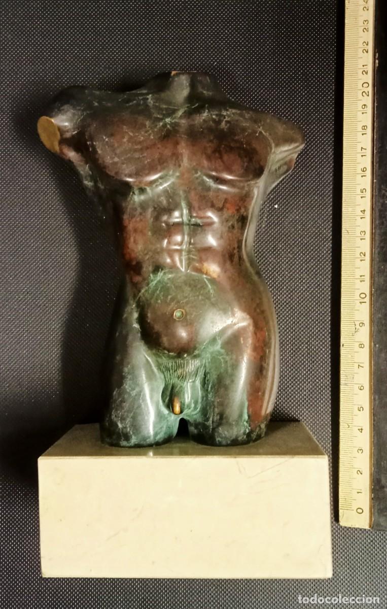 Arte: Torso masculino de bronce - Foto 1