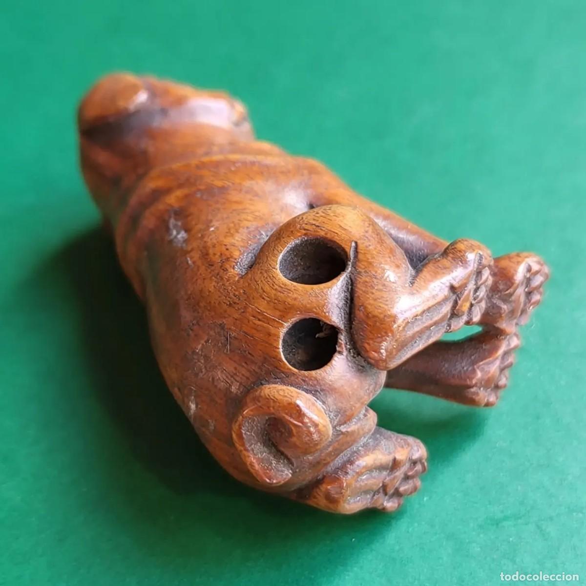 Arte: Perro Pug Netsuke japon&eacute;s de madera de boj tallado a mano - Foto 3