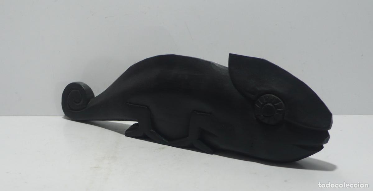 Arte: CAMALEON TALLADO EN MADERA - Foto 2