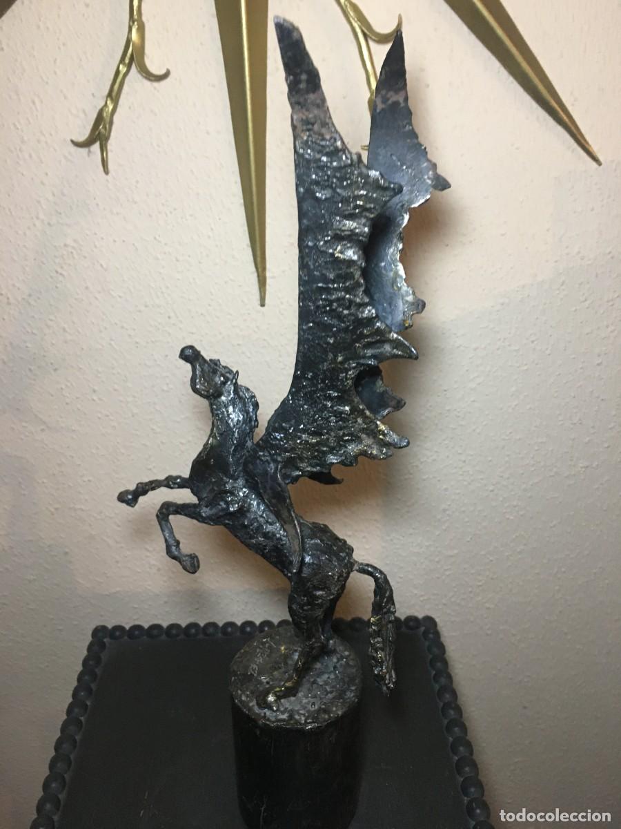 Arte: Caballo Pegasus Manuel Lopez - Foto 1