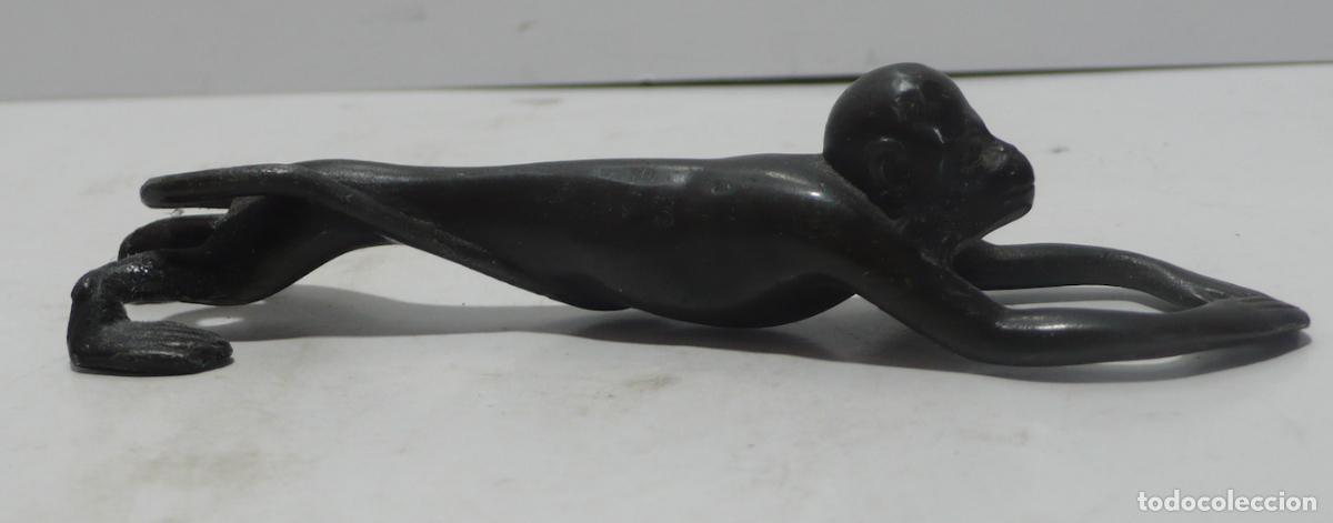 Arte: PEQUE&Ntilde;O MONO EN BRONCE - Foto 1