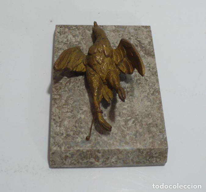 Arte: PAJARO MUERTO EN BRONCE - Foto 3