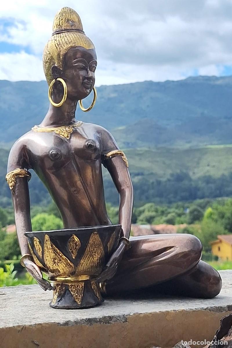 Arte: Imponente Diosa Hind&uacute; Buda de Bronce - Foto 1