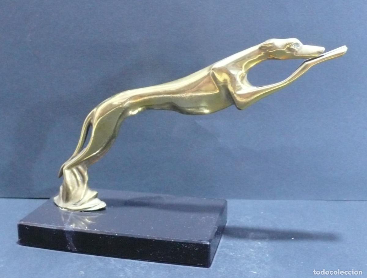 Arte: PERRO GALGO EN BRONCE - Foto 1