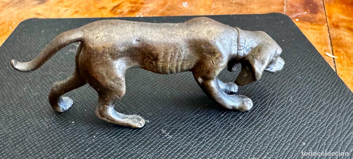 Arte: PERRO DE BRONCE SIGUIENTO UN RASTRO. - Foto 3