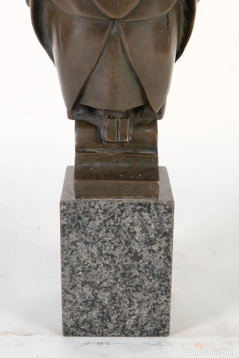 Arte: Escultura de b&uacute;ho en bronce - Foto 3