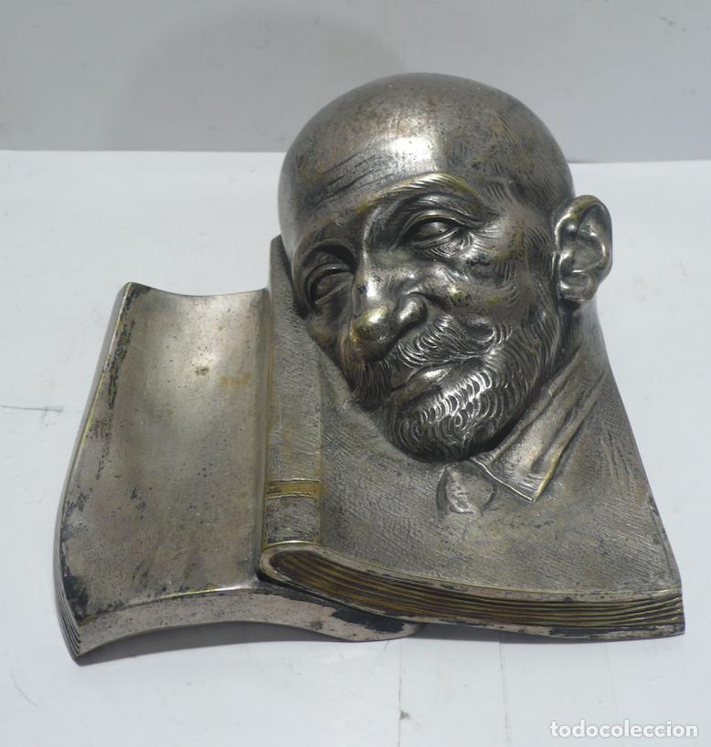 Arte: CABEZA DE BRONCE SOBRE LIBRO - Foto 2