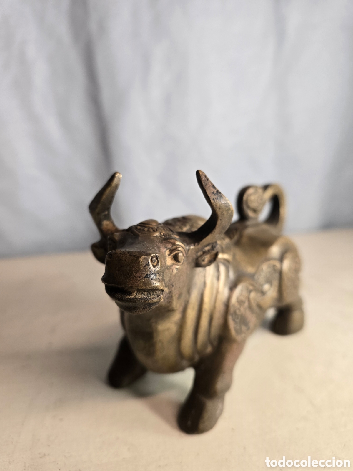 Arte: Estatua de toro de bronce - Foto 3