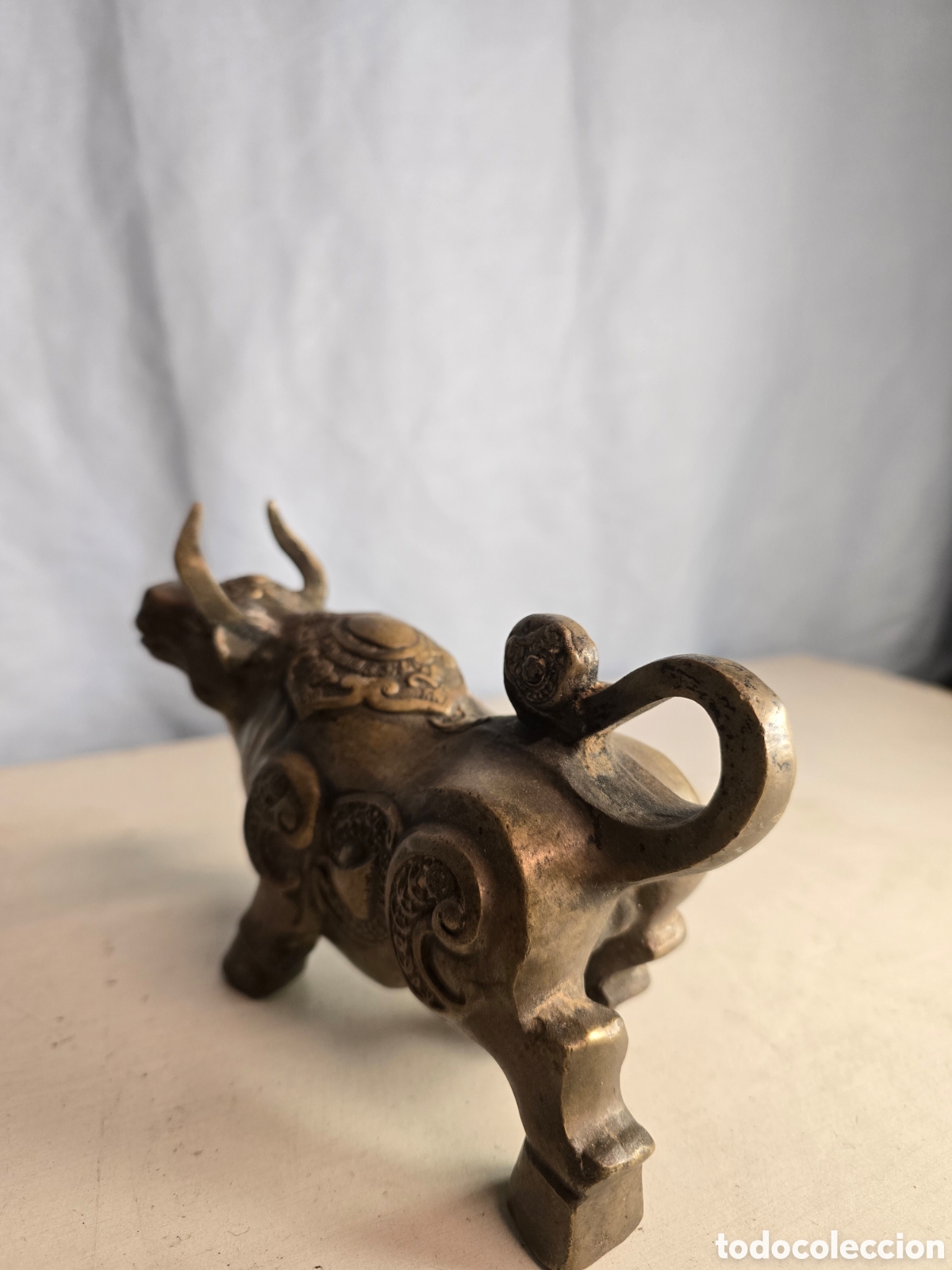 Arte: Estatua de toro de bronce - Foto 4