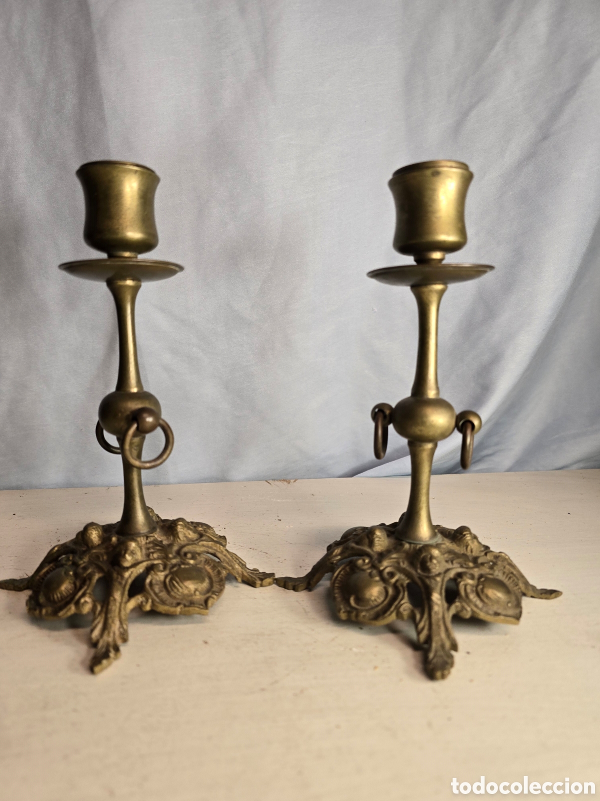 Arte: Pareja de candelabroa de bronce - Foto 2