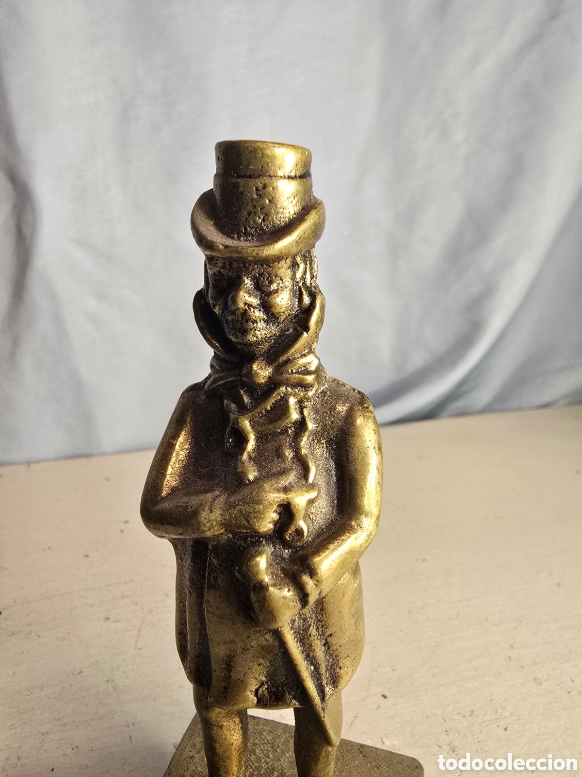 Arte: Estatua Charles Dickens de bronce - Foto 3