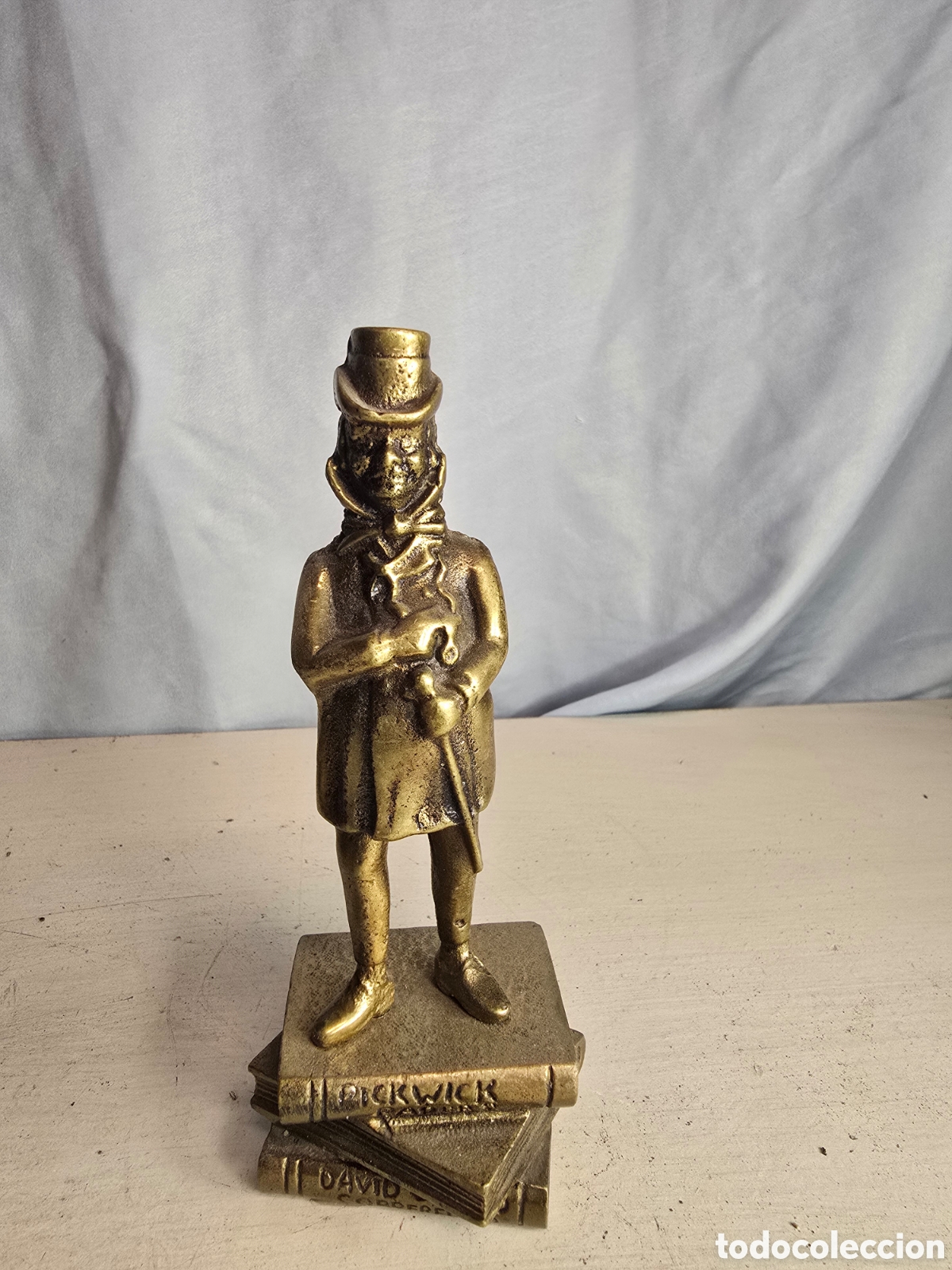 Arte: Estatua Charles Dickens de bronce - Foto 1