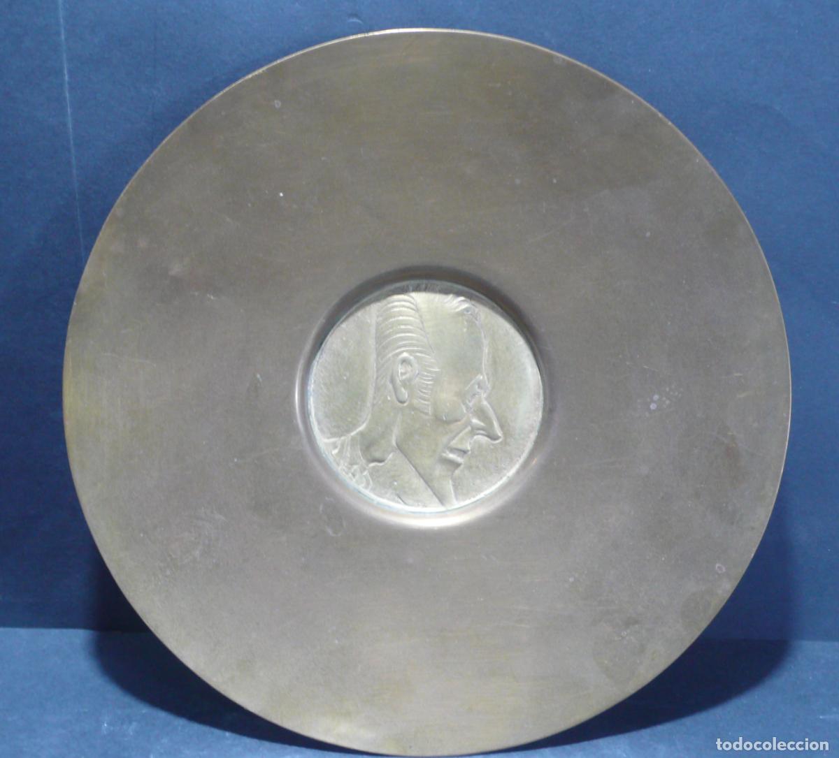 Arte: PLATO EN BRONCE PARA COLGAR - Foto 1