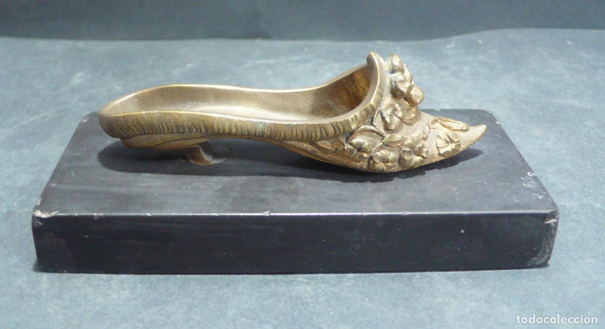 Arte: PEQUE&Ntilde;O ZAPATO EN BRONCE - Foto 1