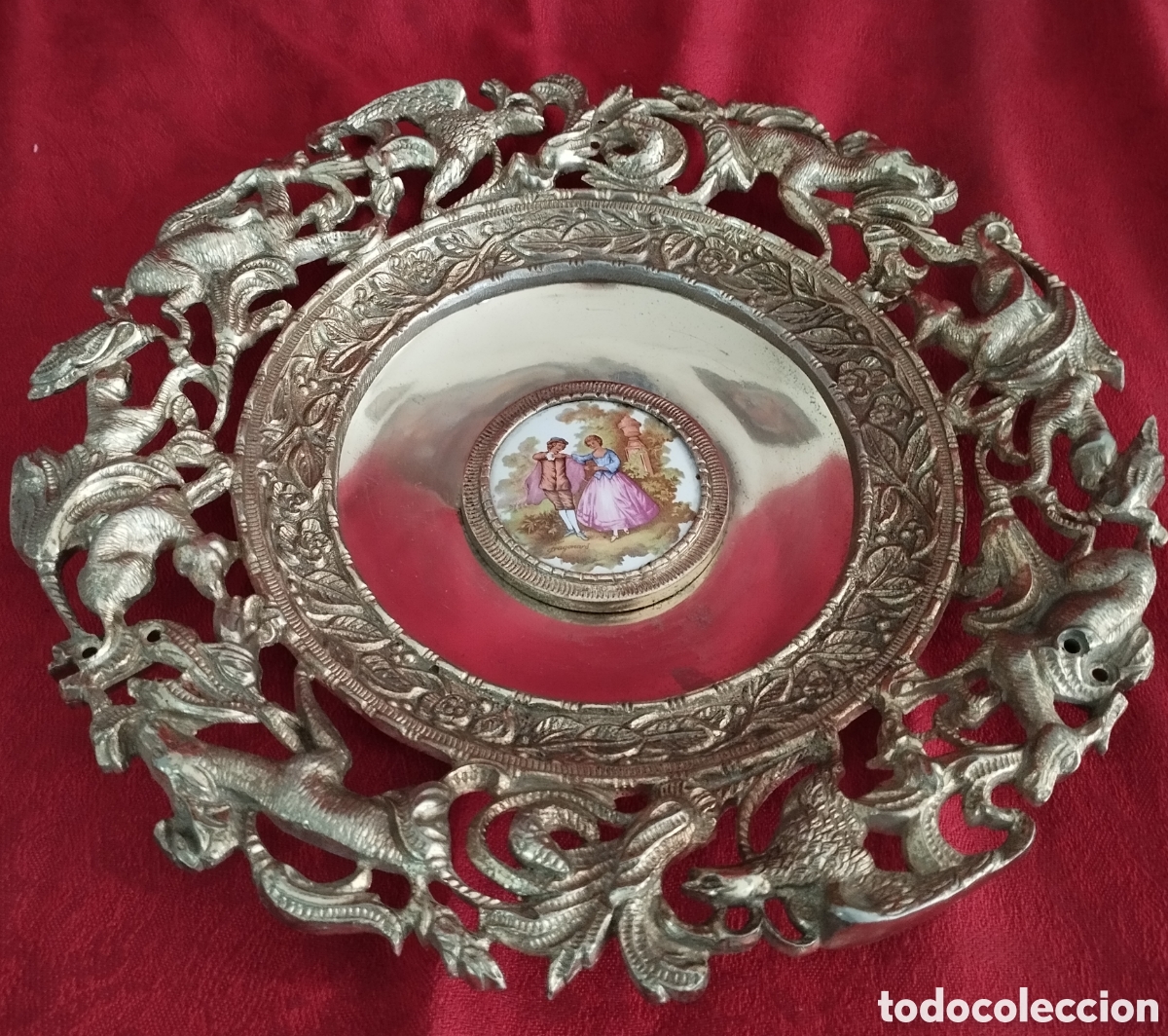 Arte: Excelente Plato de Bronce. - Foto 1