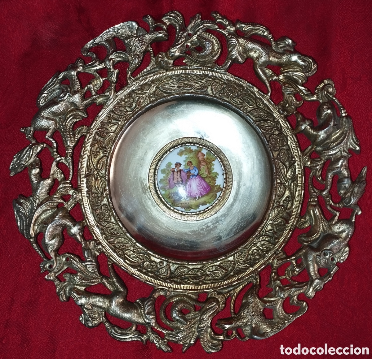 Arte: Excelente Plato de Bronce. - Foto 13