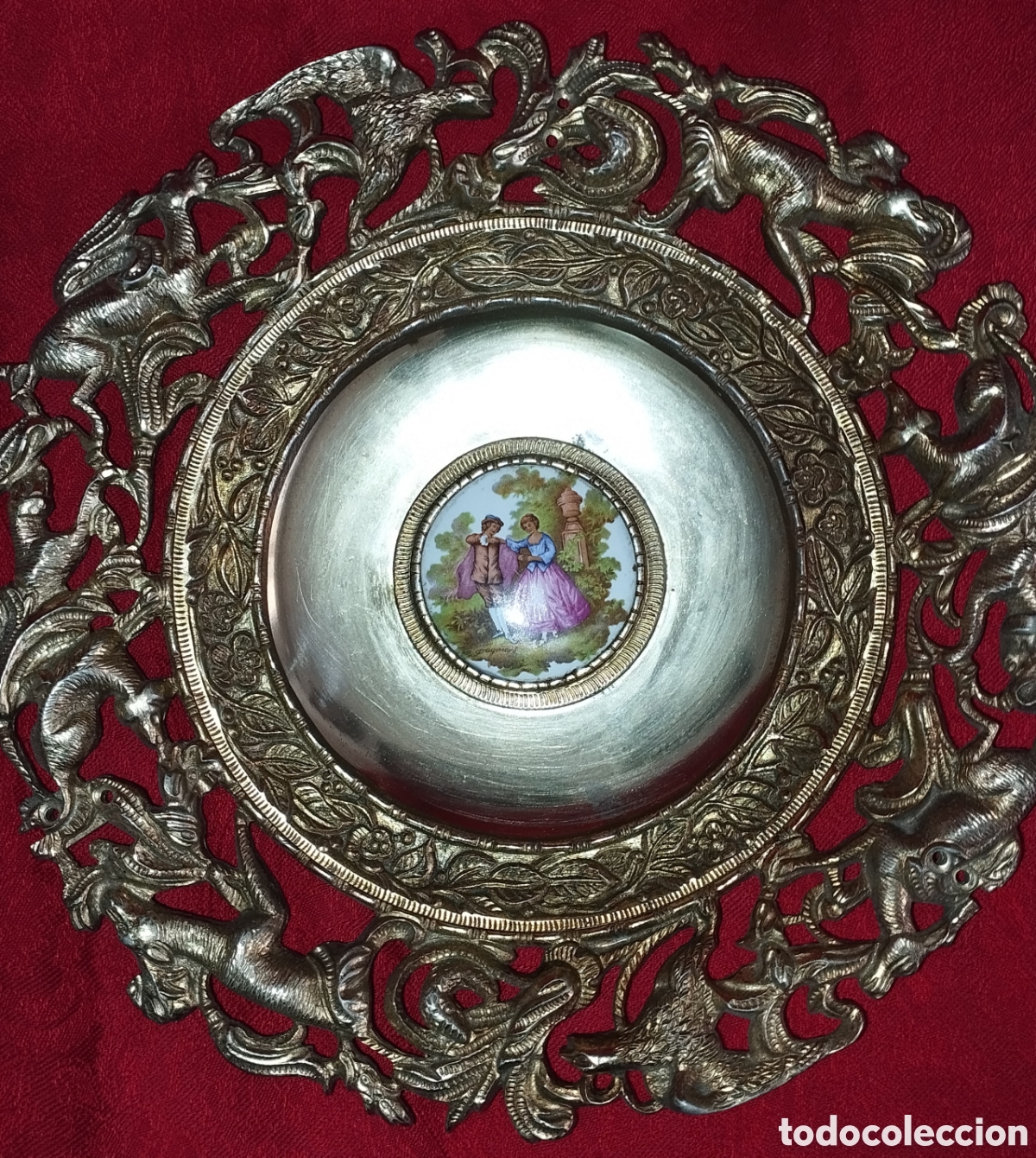 Arte: Excelente Plato de Bronce. - Foto 2