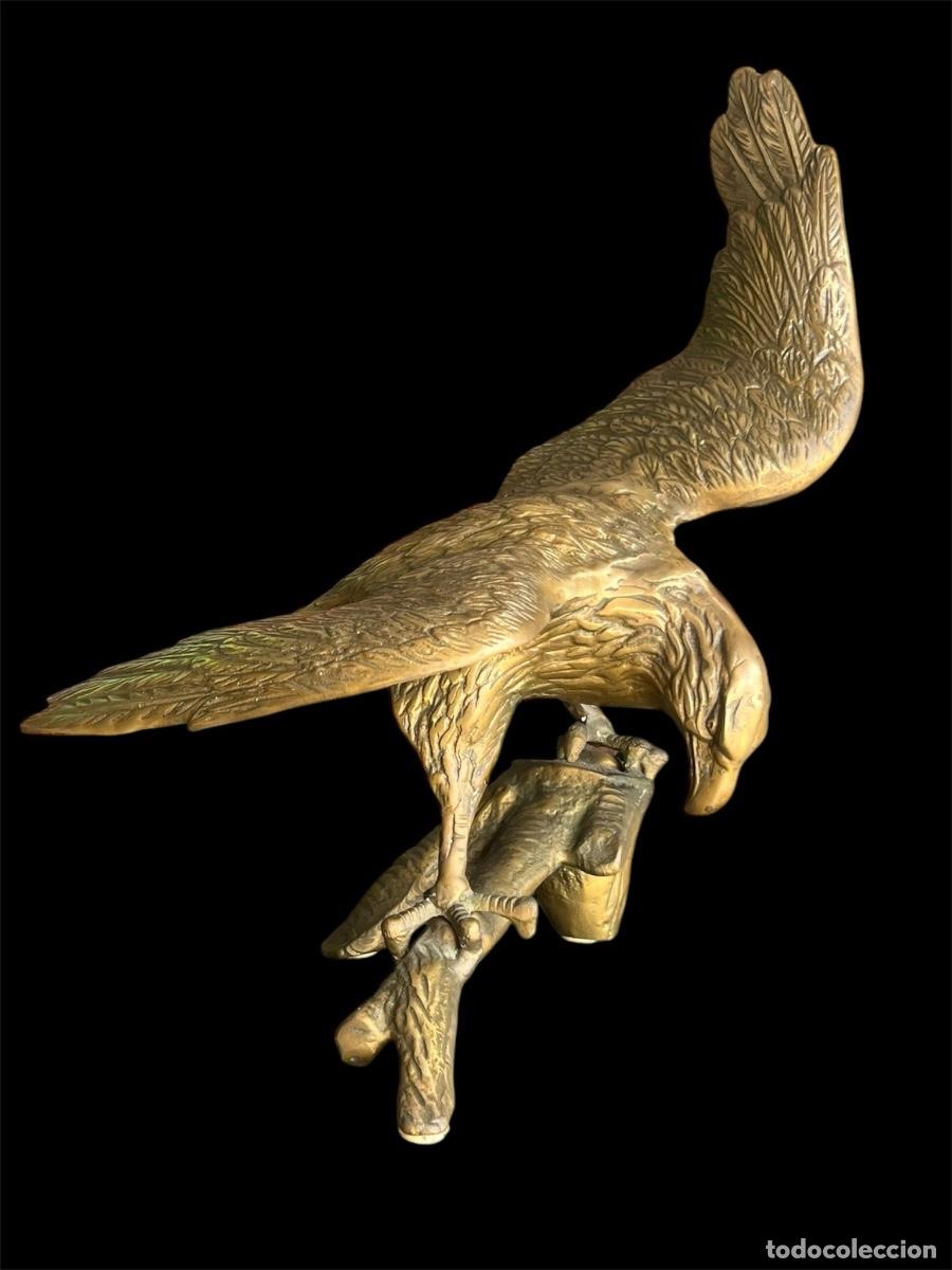 Arte: GRAN HALC&Oacute;N DE BRONCE SOBRE RAMA - Foto 1