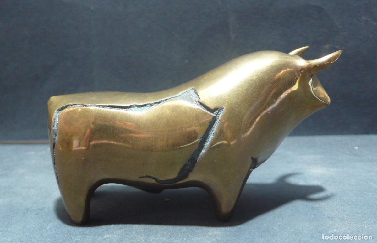 Arte: PEQUE&Ntilde;O TORO EN BRONCE - Foto 1