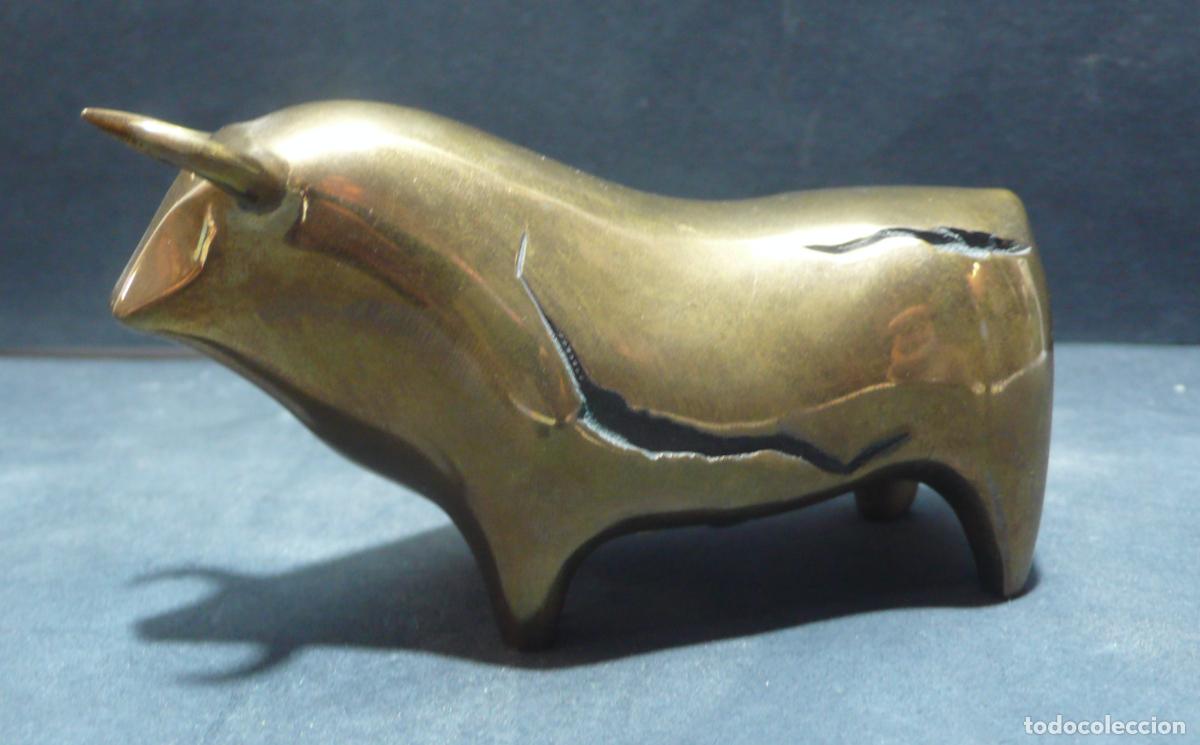 Arte: PEQUE&Ntilde;O TORO EN BRONCE - Foto 2