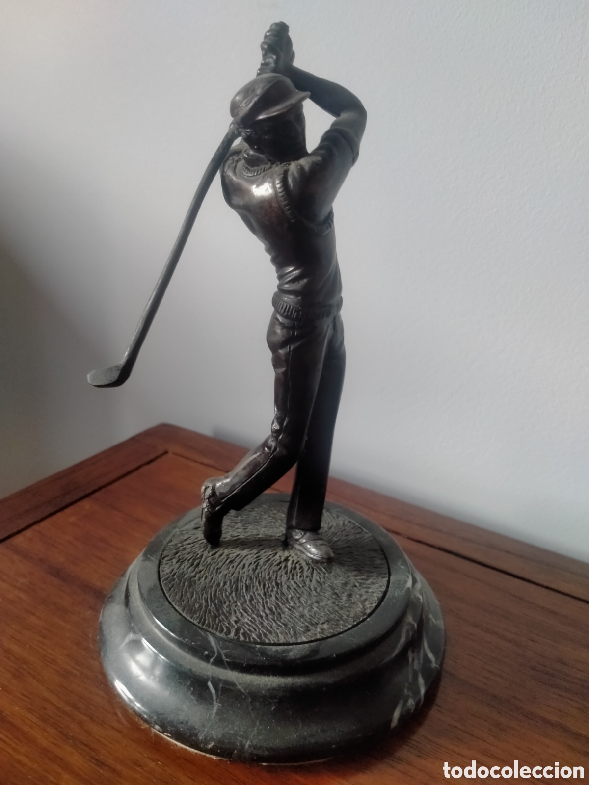 Arte: Figura golfista en bronce - Foto 1