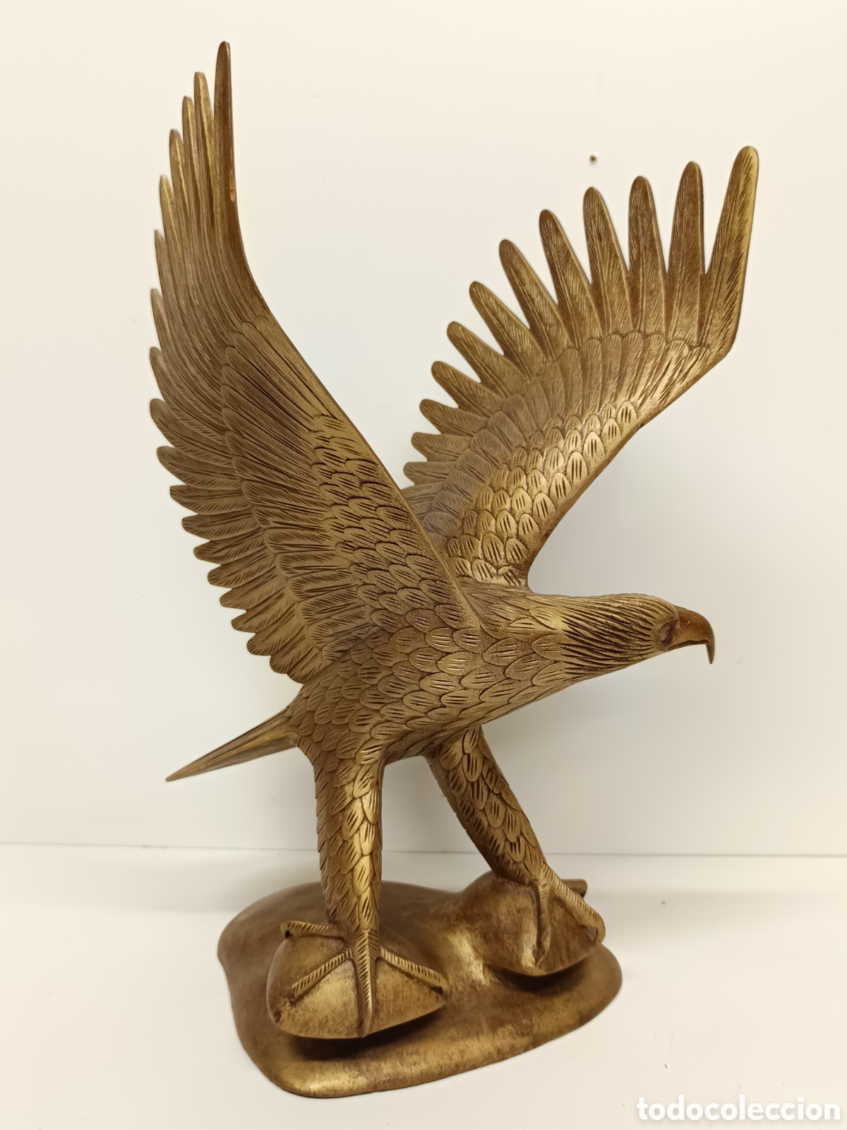 Arte: Gran &aacute;guila tallada en madera - Foto 1