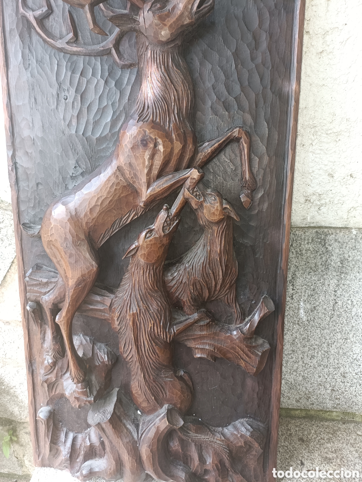 Arte: Madera tallada, ciervo con lobos - Foto 12