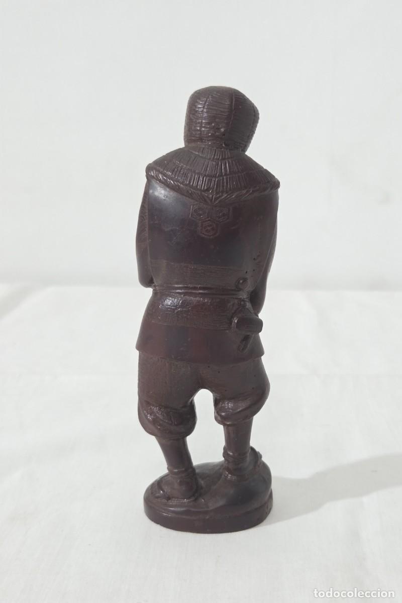 Arte: Figura de madera tallada, sonriente - Foto 3