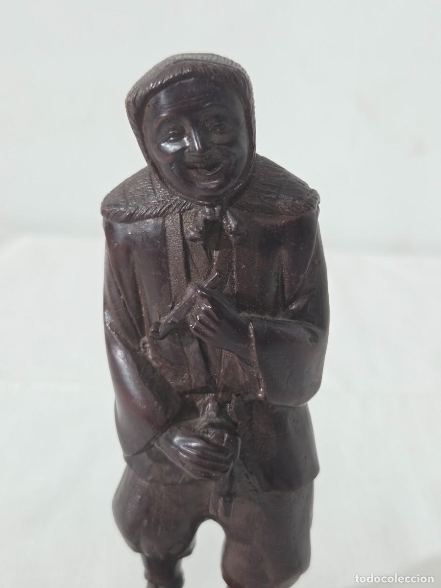 Arte: Figura de madera tallada, sonriente - Foto 7