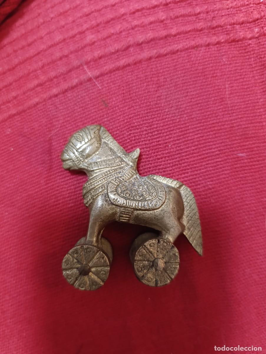 Arte: Caballito antiguo de bronce - Foto 2