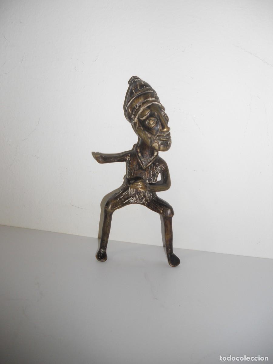 Arte: ANTIGUO QUERRERO AFRICANO DE BRONCE - Foto 3