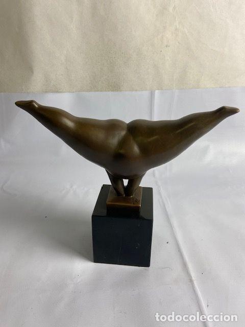 Arte: Escultura en bronce Acr&oacute;bata - Foto 3