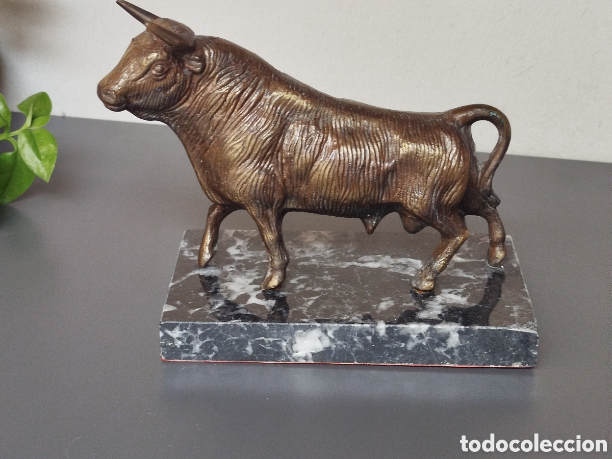 Arte: Figura toro de bronce - Foto 1