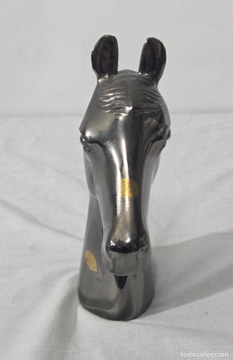Arte: Cabeza de caballo en bronce - Foto 2