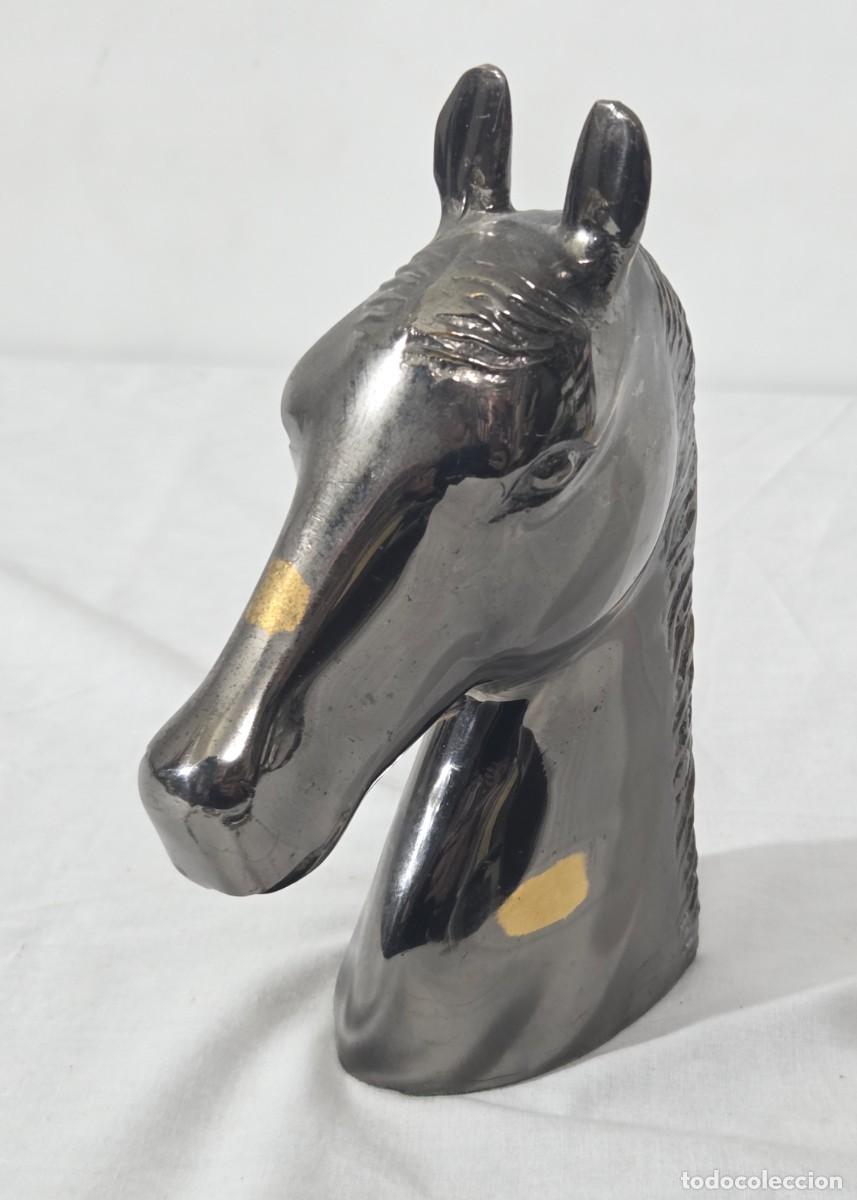 Arte: Cabeza de caballo en bronce - Foto 3